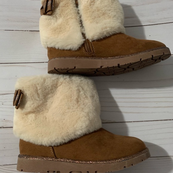 Maggie & Zoe Other - Girls UGG style boots. New with tags